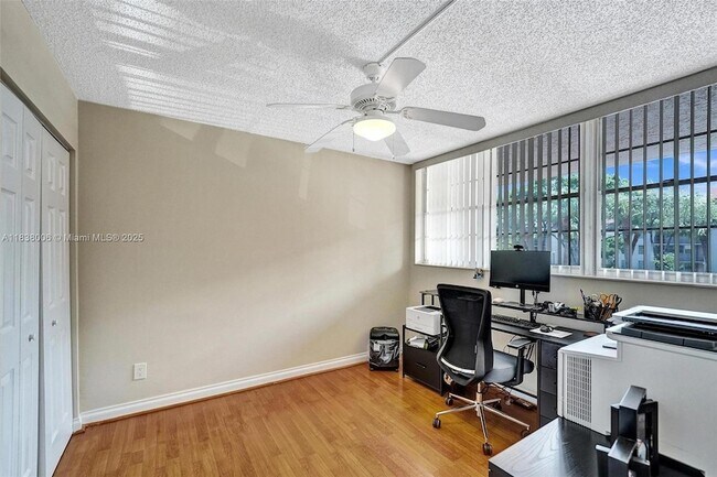 Building Photo - 1900 Sabal Palm Dr