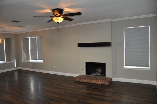 Foto del edificio - 1704 Parkfield Cove