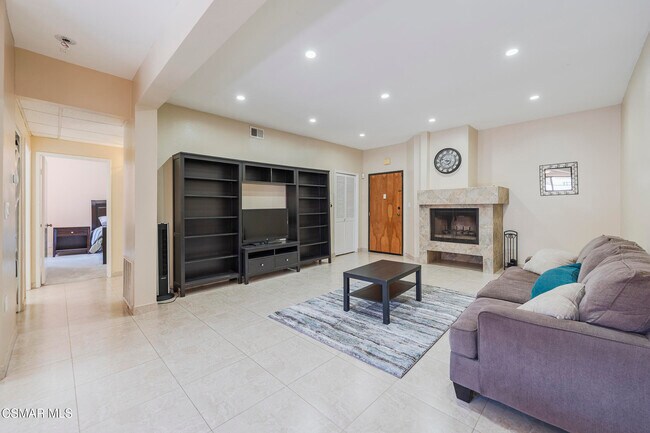 Foto del edificio - 7211 Cozycroft Ave