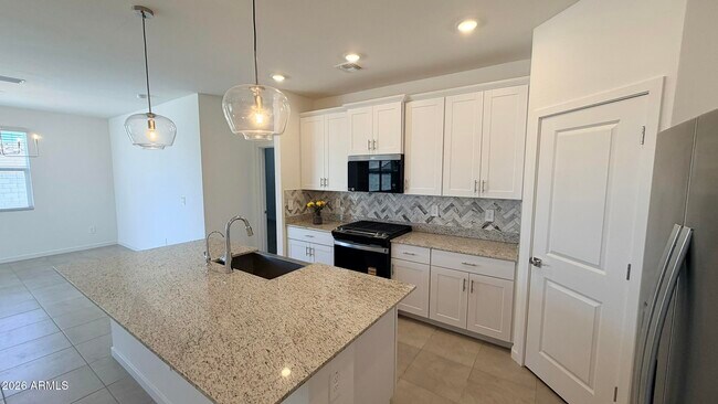Building Photo - 37043 W Vera Cruz Dr