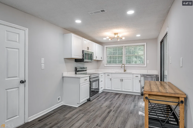 Foto del edificio - 133 Holly Rd NW