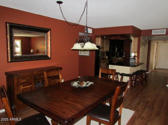 Foto del edificio - 9438 E Michigan Ave