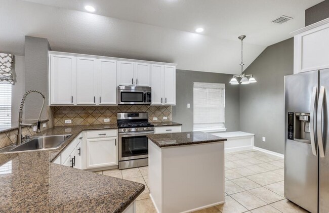 Building Photo - 204 Parakeet Dr