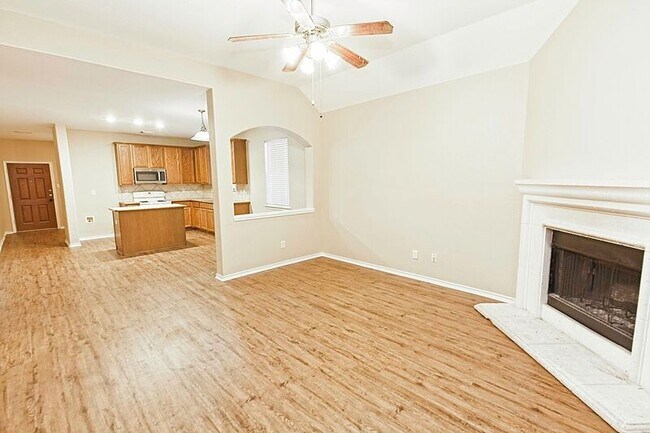 Foto del edificio - 4009 Hidden Meadow Ct