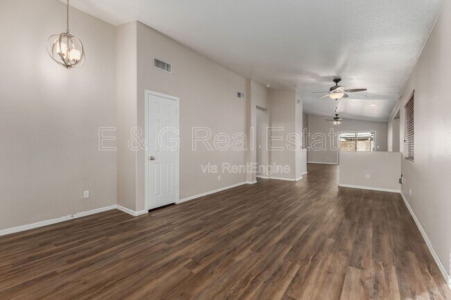 Foto del edificio - 13842 W Bola Dr