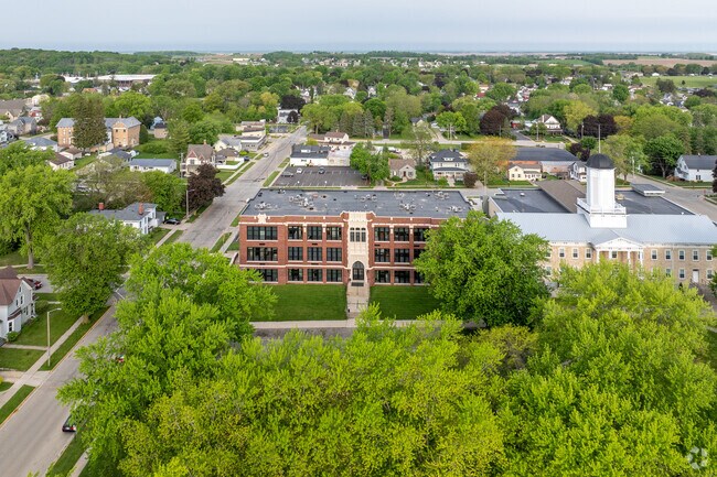 Foto aérea - The Albrecht School Apartments