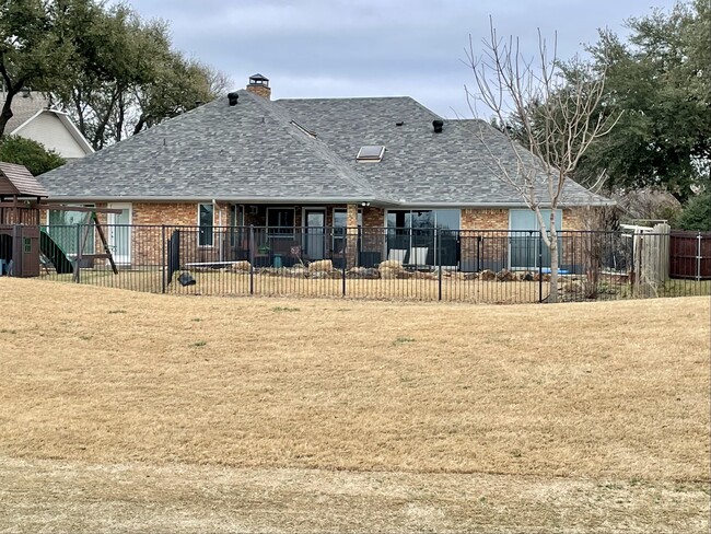 Building Photo - 2905 St Andrews Dr