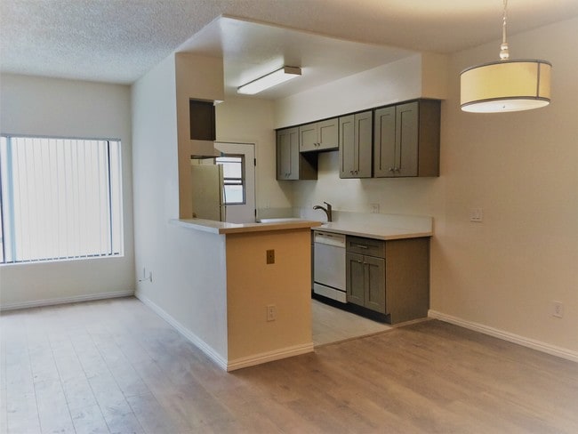 Building Photo - 2584 S Centinela Ave