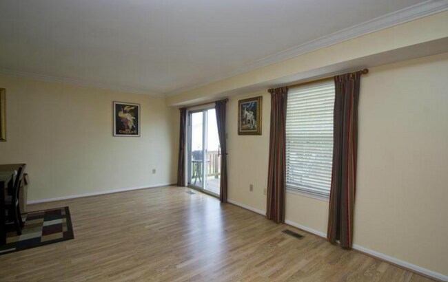 Building Photo - 1523 Stoney Beach Way
