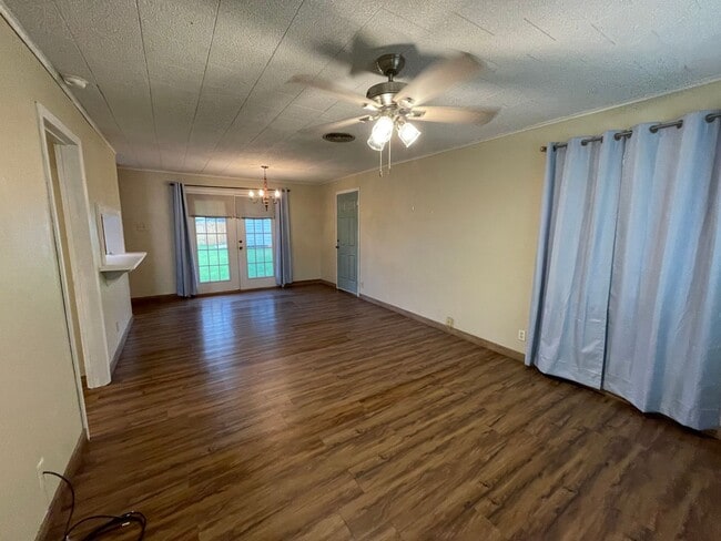 Building Photo - Beautiful house for rent in quiet neighbor...