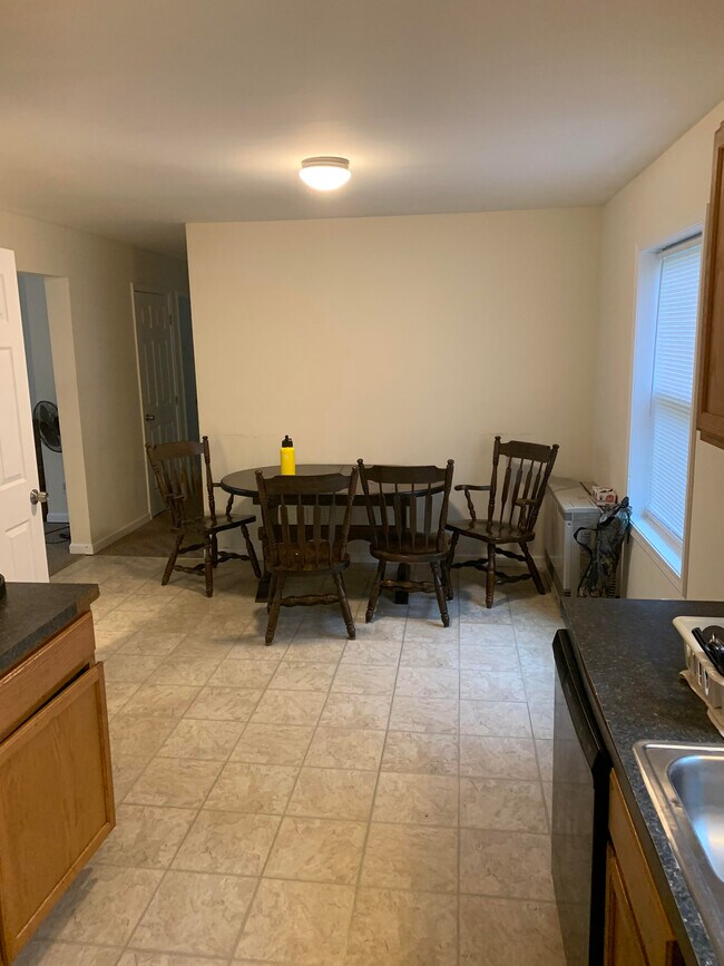 39 Russell St, Plymouth, NH 03264 Townhome Rentals in Plymouth NH