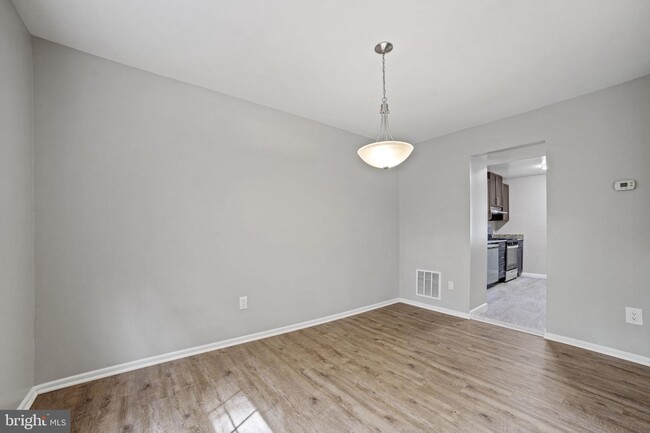 Building Photo - 9328 Humphries Dr