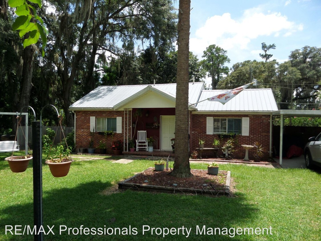 Foto principal - 350 SE Lake Forest Pl