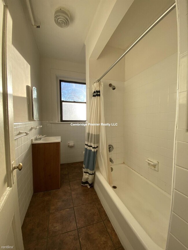 Building Photo - 2 br, 1 bath Apartment - 425 Broadway