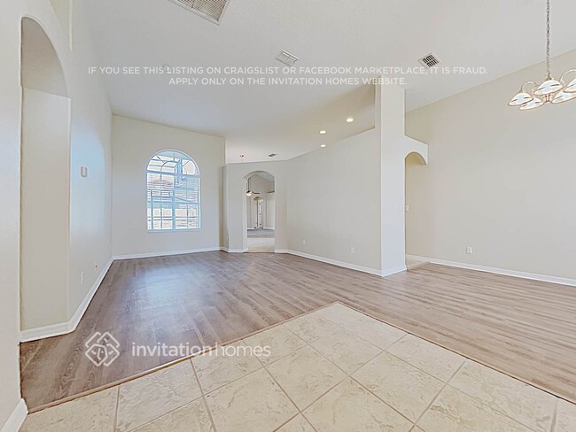 Foto del edificio - 12825 Cloverdale Ln