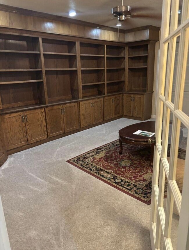 Building Photo - 462 Chalet Village Dr