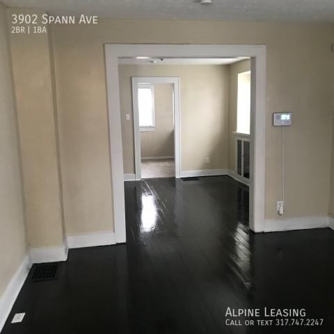 Building Photo - Christian Park area 2BR/1BA House!