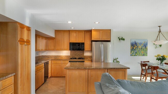 Building Photo - 12875 Caminito Del Canto