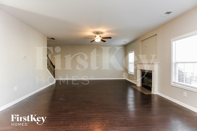 Building Photo - 7 Abington Ln