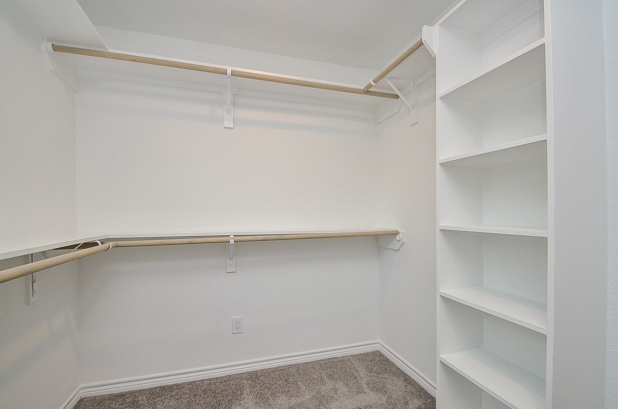 Foto principal - 12943 Andromeda Ct