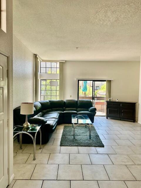 Building Photo - 2601 S Broadmoor Dr