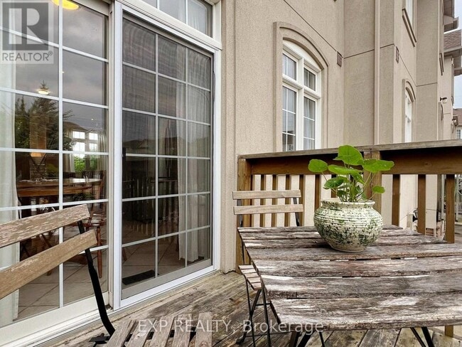 Building Photo - 10 Post Oak Dr