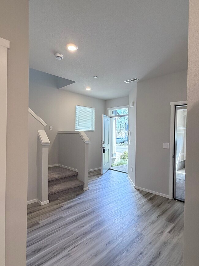 Foto del edificio - 9452 N Chestnut Ct