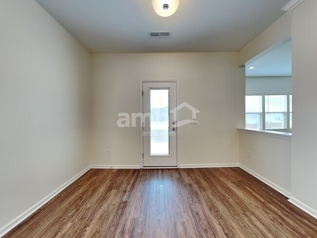 Foto del edificio - 5705 Oakgate Dr