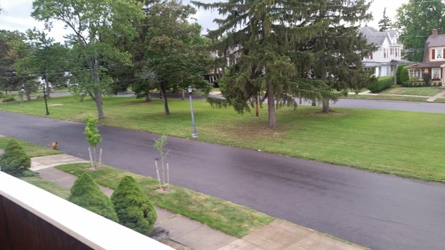 Building Photo - 171 Shotwell Park