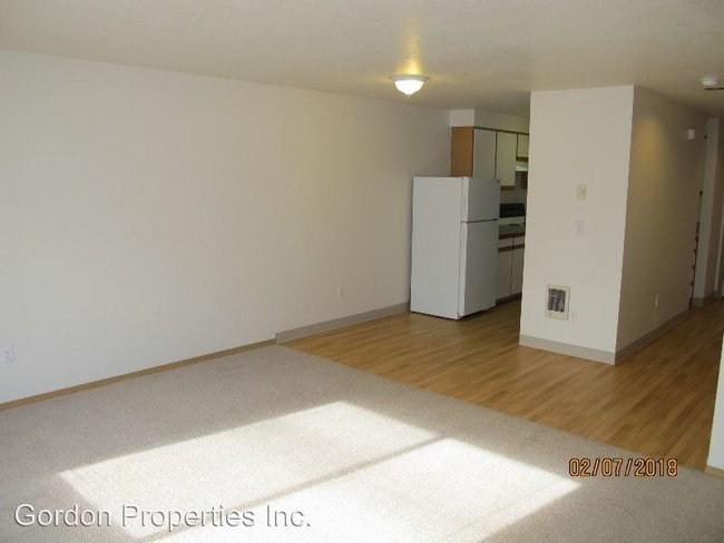 Building Photo - 3411 SE 85th Ave