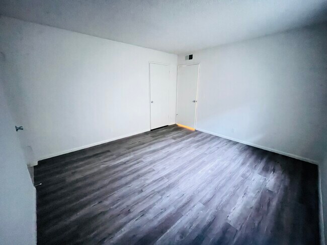 Foto del edificio - 13956 Vanowen St