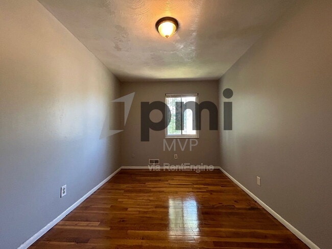Foto del edificio - 3029 Rotunda Ct S