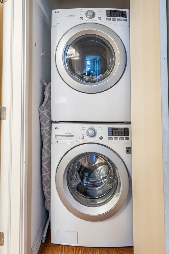 Foto del edificio - 160 E Illinois St