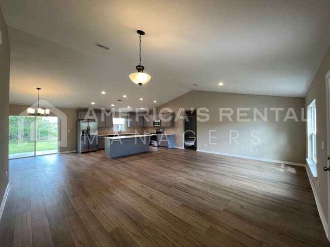 Foto del edificio - Home for Rent in Sebring, FL!!! Available ...