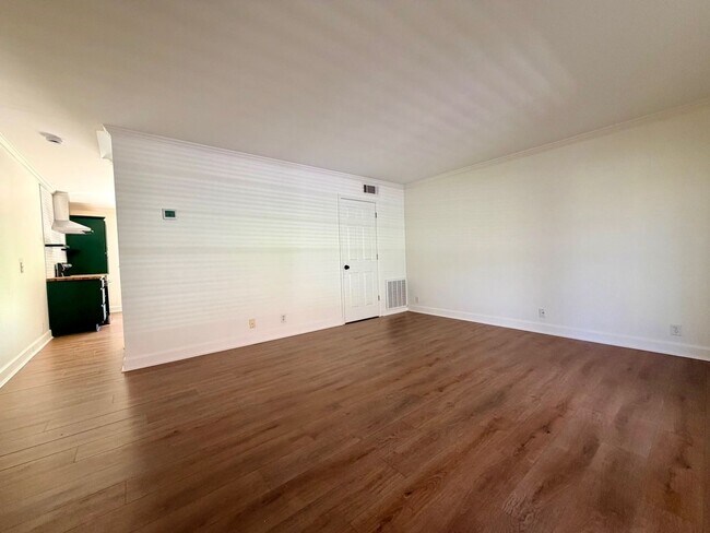 Foto del edificio - Charming West Nashville Condo with Designer Kitchen & Private Patio Access