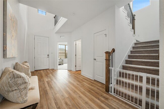 Foto del edificio - 6605 Apache Plum Ln