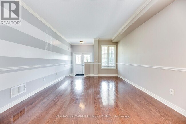 Photo du bâtiment - 2417 W Ham Rd