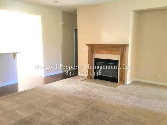 Foto del edificio - Beautiful 2-Bed, 2-Bath Home with Modern K...