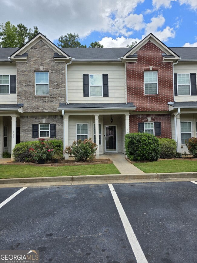 Building Photo - 207 Granite Way