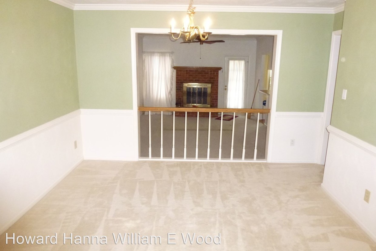 Building Photo - 1021 Colonial Meadows Way