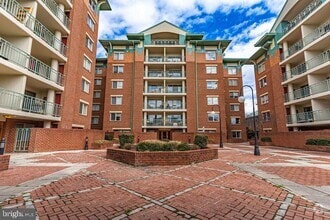 Building Photo - 545 E Braddock Rd