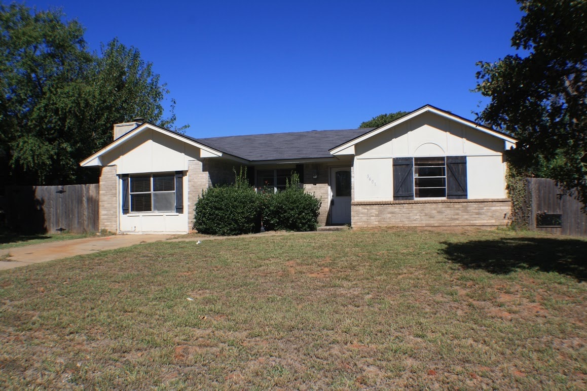 Primary Photo - 3401 E Noble Dr