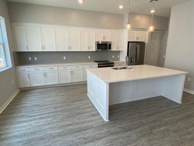 Building Photo - Brand New Home!