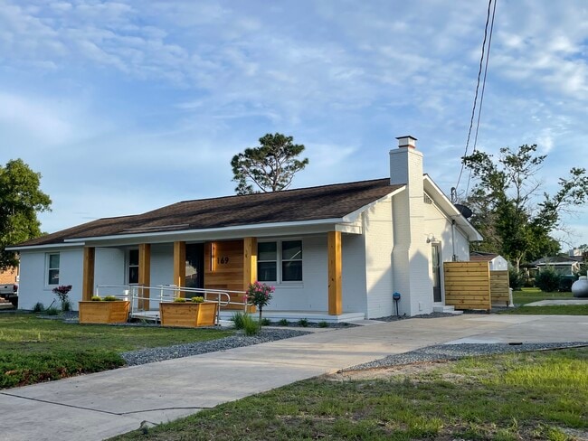 Building Photo - 169 Beawood Rd