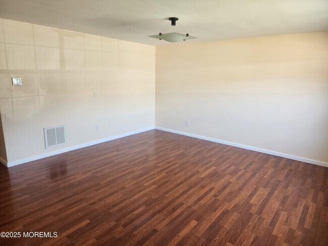 Building Photo - 1134 Sawmill Rd