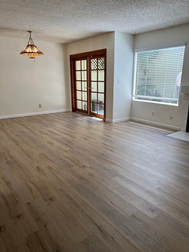 Building Photo - 22139 Burbank Blvd