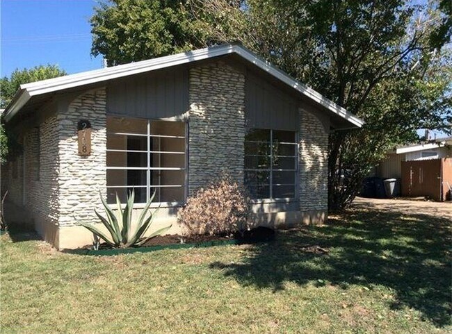 Foto del edificio - 2708 Saint Edwards Cir