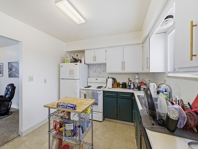 Building Photo - Prime Old Town Access | 3 Bed Home Near City Park + Downtown