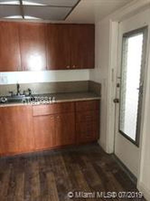 Foto del edificio - 11950 N Bayshore Dr