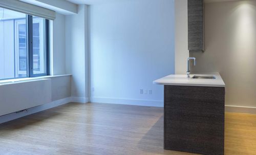 Foto del edificio - 305 W 16th St